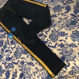 VERONICA BEARD Debbie 10” Skinny Jeans